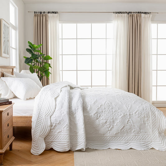 3 Piece Scalloped Edge Floral Bedspread Quilt Set